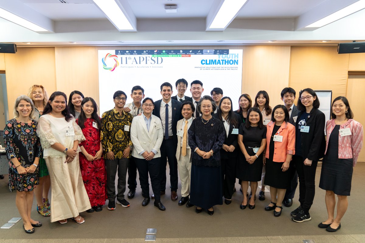 UN_Armida's tweet photo. I was truly inspired at the #YouthClimathon, witnessing 4 dynamic teams from 🇵🇭🇮🇩🇲🇾🇹🇭 pitch their innovative #ClimateSolutions.

By empowering #youth, we unlock a wealth of solutions for building a sustainable future. #APFSD https://t.co/pK4BzRsU4x