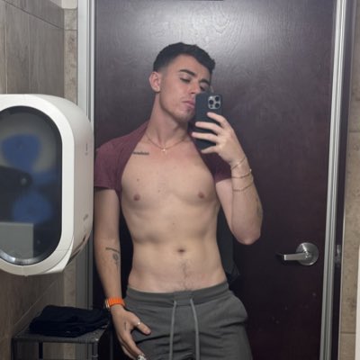 huntj98's tweet photo. #NewProfilePic https://t.co/CIH4W7Vqhd