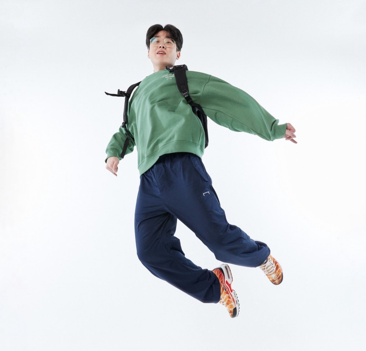 wooriwooze's tweet photo. ㅅㅂ 진짜 이 개구라같은 사진들 뭔데 제발 우제야……… https://t.co/vfqvl9flbl