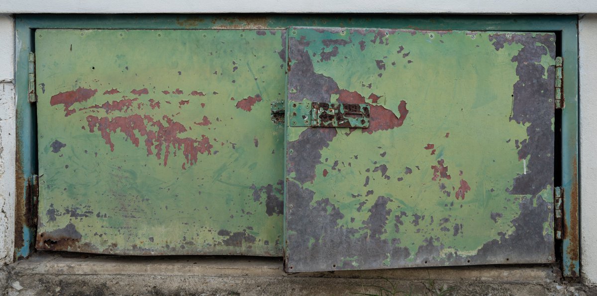 YeHangHarry's tweet image. Peeling paint photo reference. Capture in Chiang Mai.
#TextureReference #EnvironmentArt 
Look at the shape and color, oh man I&apos;m in love.