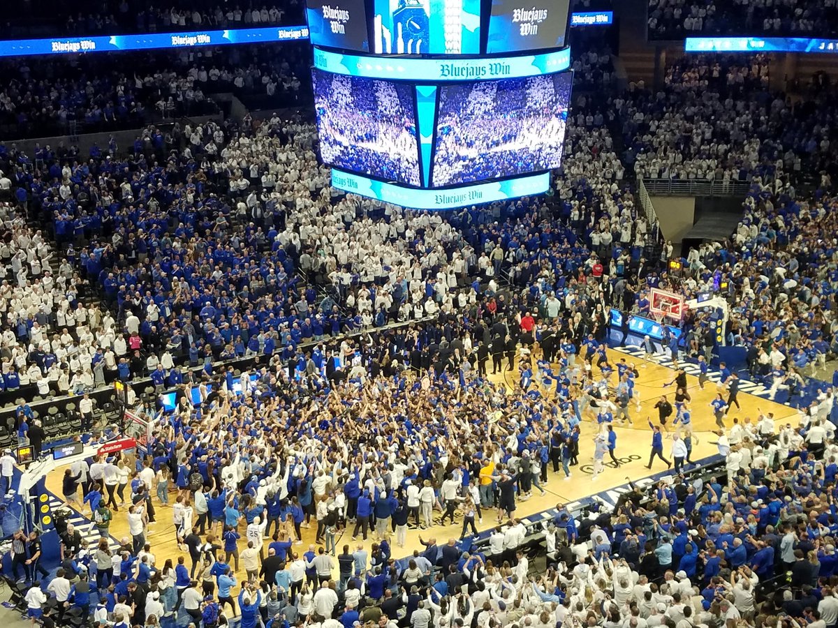 Fanleaguesinfo's tweet photo. Creighton with the win! Go jays!
#gocreighton #letitfly https://t.co/FoETPNDxCe