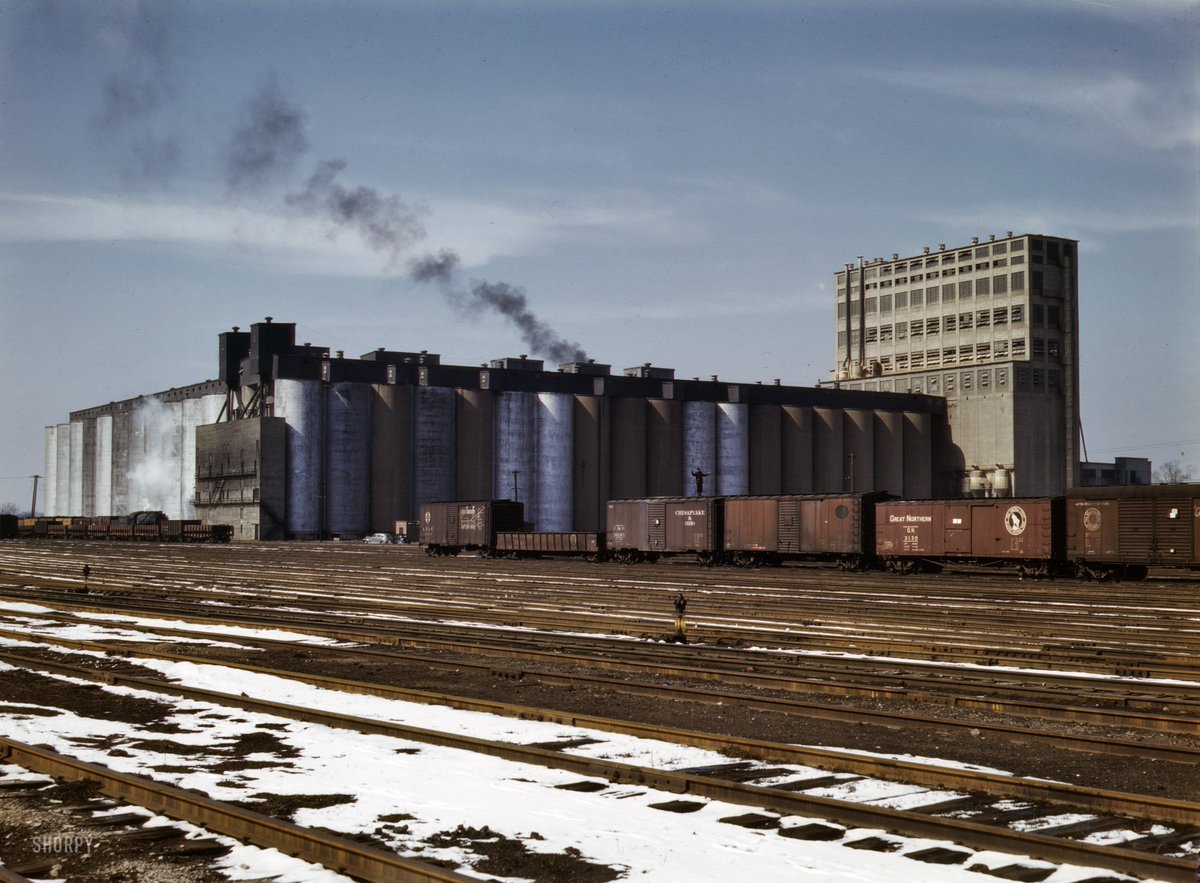 TF2DevTrivia's tweet photo. A lot of the world design in TF2 was inspired by photos taken by various early to mid 20th century photographers, particularly one named Jack Delano. He was contracted by the US government during the 1940s to go across the US and the Caribbean to take colored photos. https://t.co/g26VN95wPq