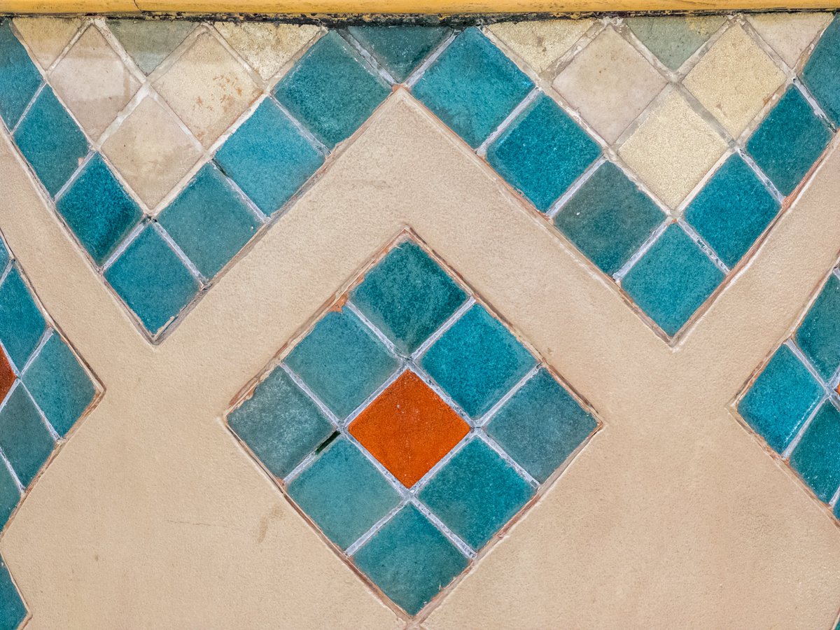 YeHangHarry's tweet image. Small mosaic tile photo reference. Captured by my phone so no high resolution this time. But color is still Interesting to look at.
#TextureReference #EnvironmentArt