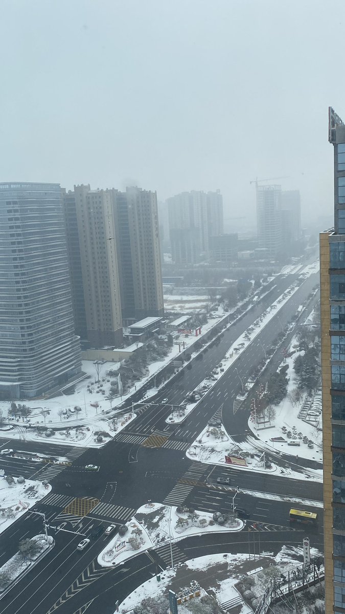 smxhefei's tweet photo. Snowing in spring https://t.co/jhaAAVZOu2