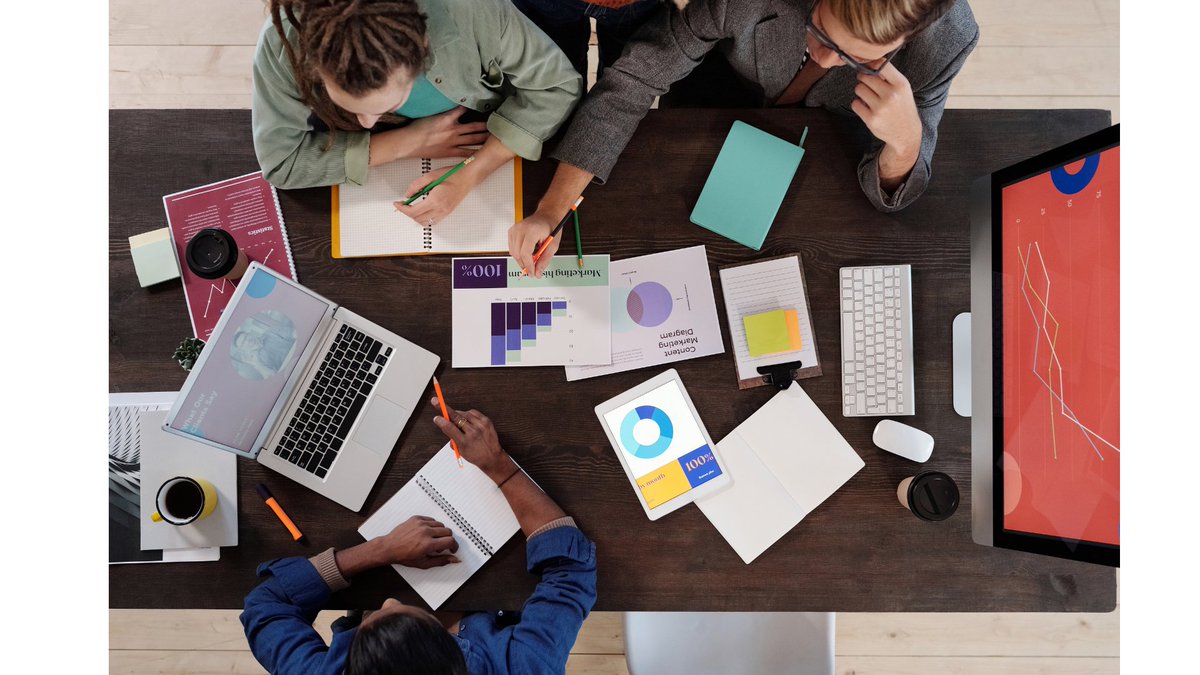 cxorebps's tweet photo. ❓How crucial is the support of fractional leaders for CEOs in navigating the complexities of top-level decision-making? Share your thoughts on the impact of collaborative leadership environments. #CEOLeadership #FractionalLeadershipBenefits #CxOREInsights https://t.co/S5jG26xg4q