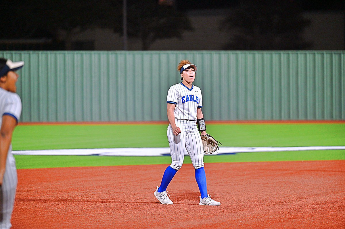 FinleeWilliams's tweet photo. Banner up🦅  Got to see @adison_bicknell ☺️ Won the game!🅰️⬆️Got to hang with some fellow Chandler Cheetahs 🐆and Future Eagles🦅!!!  Next up 🥎🥎Allen Tourney come out and see us! ☀️ https://t.co/kbwv4znsH1