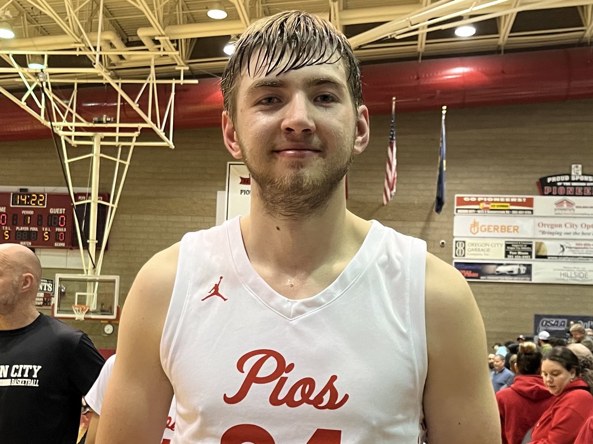 Prep Hoops Oregon (@prephoopsor) on Twitter photo The stalwart in the paint as usual for Oregon City was Miles Daly. The senior big man matched up well again the bigs of <a href="/BballPacer/">PacerVarsityBball</a> and in the second half, he converted a number of high percentage shots inside. He finished with 10 points and 6 rebounds. The stalwart in the paint as usual for Oregon City was Miles Daly. The senior big man matched up well again the bigs of <a href="/BballPacer/">PacerVarsityBball</a> and in the second half, he converted a number of high percentage shots inside. He finished with 10 points and 6 rebounds.