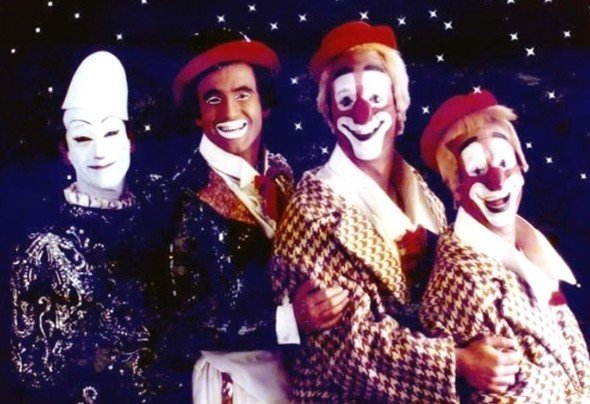 The real truth about The Rastellis Clowns. [They eat people 🍕.] (John Henry Stephens) Is the man behind<a href="/tag/yeawedothemtoo"class="tags"><span>&#35;yeawedothemtoo</span></a><a href="/tag/iusedthishashtagtoo"class="tags"><span>&#35;iusedthishashtagtoo</span></a><a href="/tag/scripfromdatemovie"class="tags"><span>&#35;scripfromdatemovie</span></a>