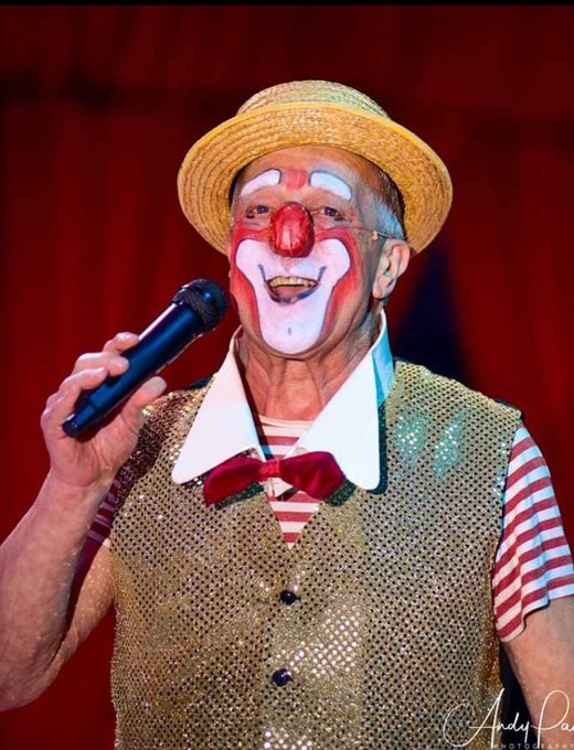 Photos from my first birthday 🎈 🎂. https://t.co/bGuAymN5j1