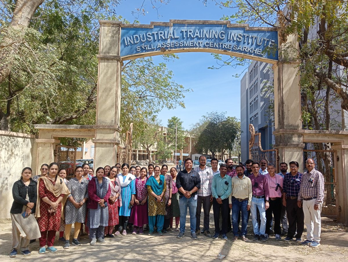 <a href="/DETGujarat/">Director Employment & Training, Govt. of Gujarat</a> ITI માં ફરજ બજાવતા કર્મચારીઓની #બદલી વારંવાર નિયમો #બદલી ને કરવામાં આવે છે જેમાં GAD થી વિરુદ્ધ નિયમો ઘડી  કર્મચારીઓ સાથે સતત અન્યાય થઈ રહ્યો છે તો તમામનો સર્વ સમાવેશી કેમ્પ વહેલી તકે કરી દરેકને ન્યાય અપાવવા આપ શ્રીને અમારી નમ્ર વિનંતી
#Transfer_ITI_Injustice_DET_GAD