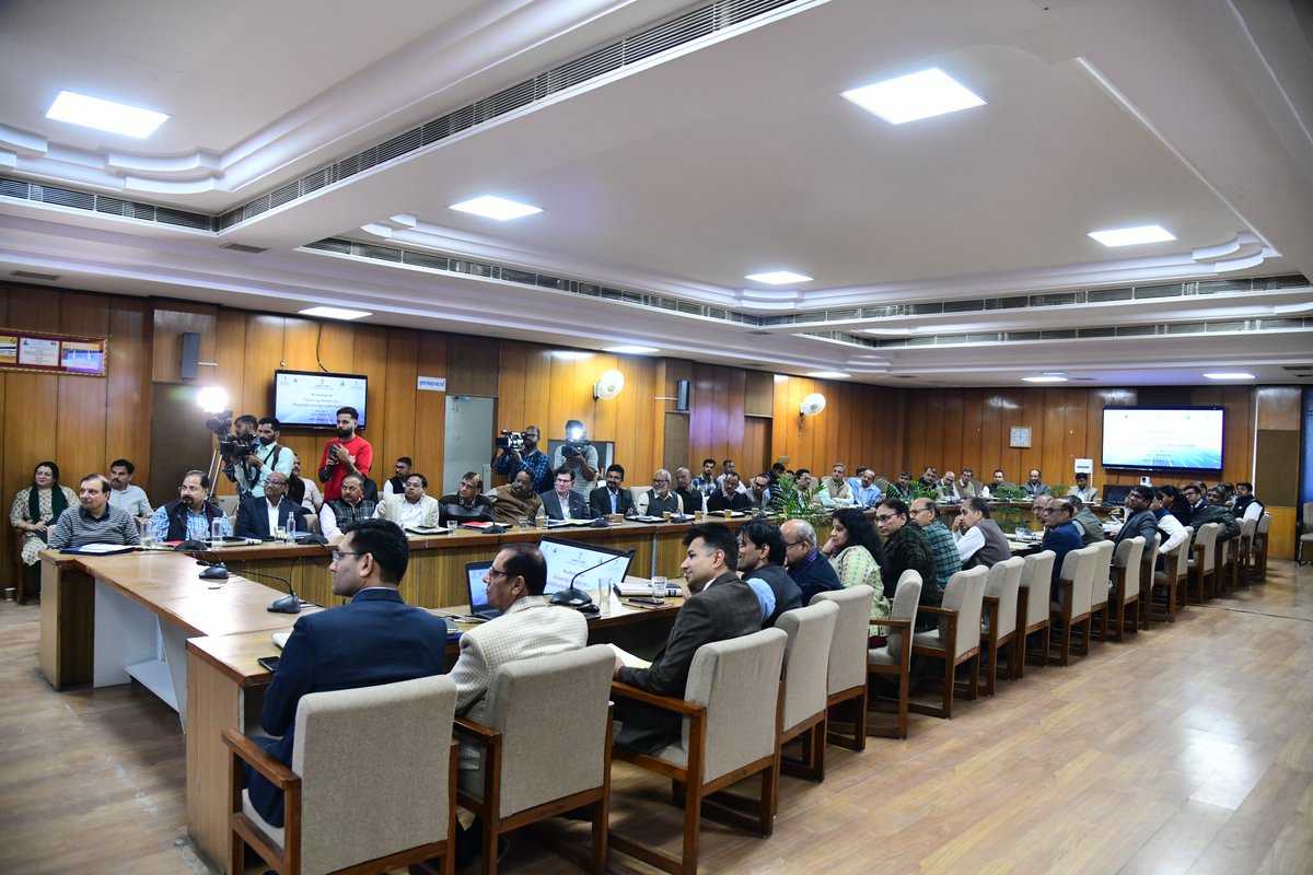 IIFCLProjects's tweet image. IPL organized a workshop titled &apos;Financing Models for Road Infrastructure Development&apos; at PWD Office in Jaipur on Feb 19, 2024. Hon&apos;ble Dy CM Rajasthan, Smt. @KumariDiya graced the event with her presence. Various government officials representing PWD and RSHA also participated.