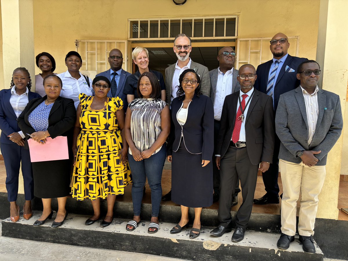 Very warm welcome to the Copperbelt yesterday! After a courtesy call to PS Kasongo, we visited the National Legal Aid Clinic for Women & the GBV Fast Track Court. Very impressive and important work! 🇸🇪 is a long-time supporter of NLACW & we also support GBV court w 🇺🇳 and 🇮🇪