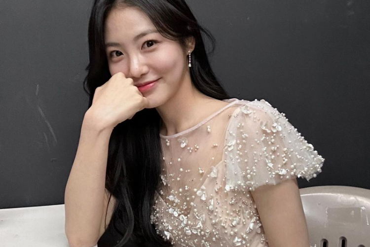 KpopChartNet's tweet photo. Bintang The Glory Shin Ye Eun akan Menggarap Proyek dengan DisneyPlus yang Berjudul Muddy Stream
#TheGlory #ShinYeEun #MuddyStream
https://t.co/KUfB0q6AH1 https://t.co/HC48Soi4Pn