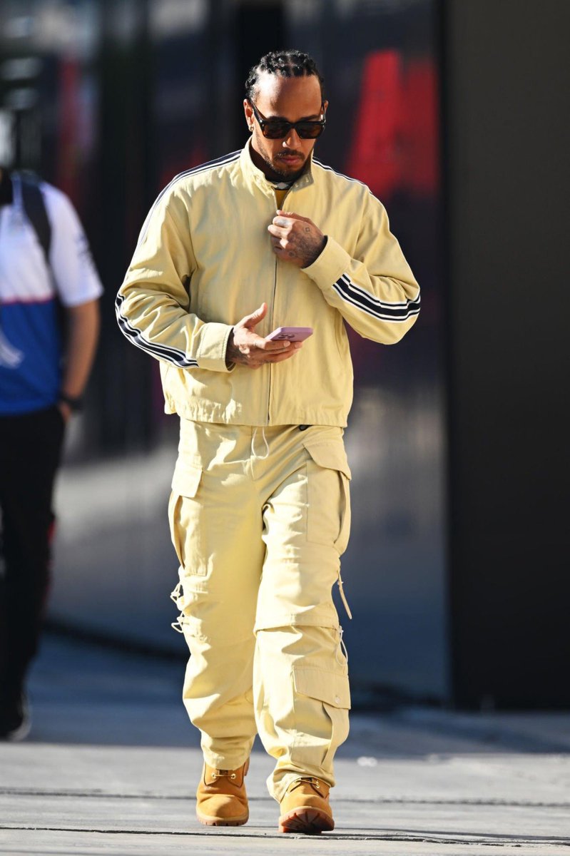 fiagirly's tweet photo. #F1 | Lewis Hamilton arrives at the track for Day 1 of #F1Testing ☀️ https://t.co/7zwy7Q5XwX
