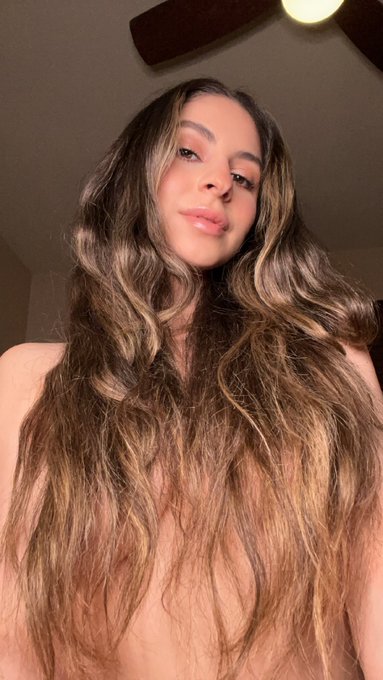 I&rsquo;m bored. Come give attention or else&hellip;  I&rsquo;m on OF rn https://t.co/o18NfgoVqN https://t.co/SVMmihjAG