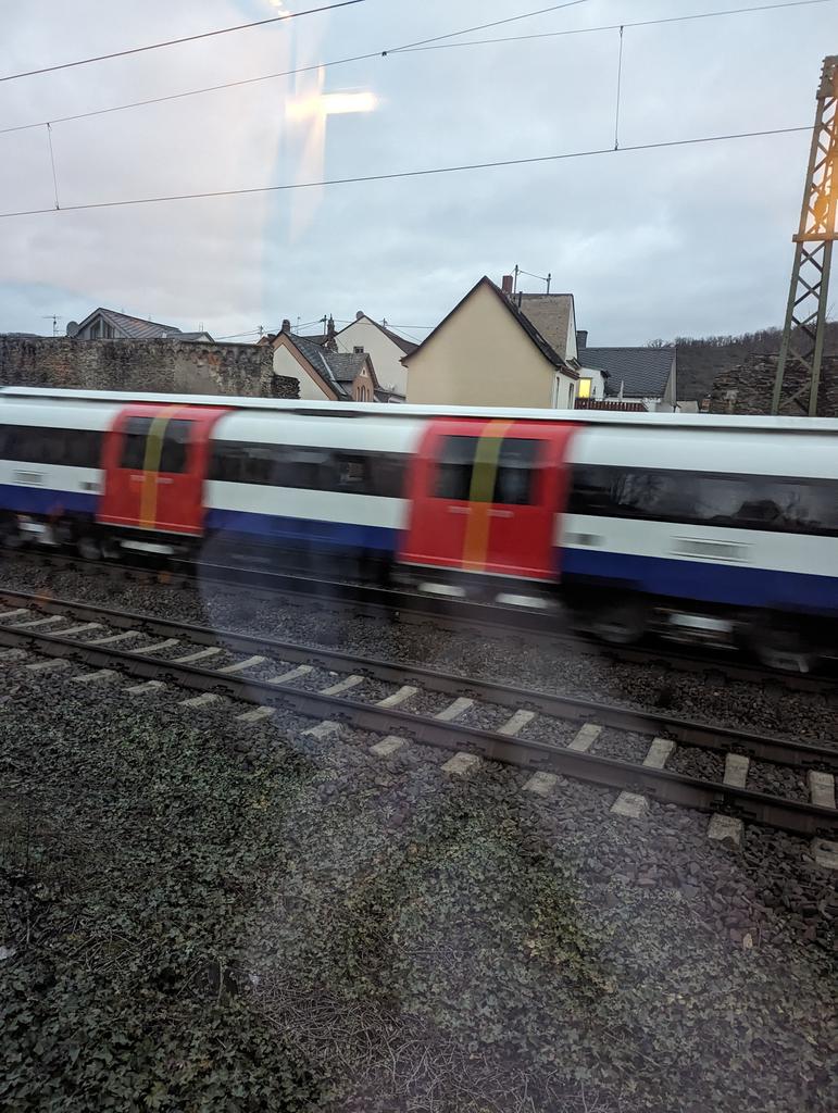 Hash_on_Train tweet media