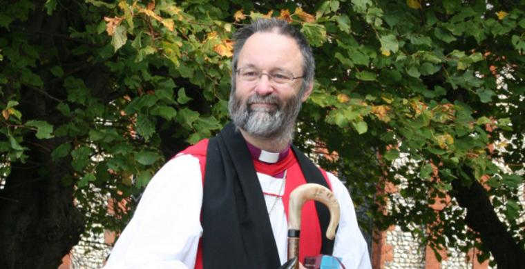 ElPeriodicoGay's tweet photo. Muere inesperadamente Alan Wilson, el obispo anglicano pro-#LGTBI que defendió el matrimonio #homosexual

https://t.co/FbJCUhwp3W https://t.co/xJMo7dcOrR