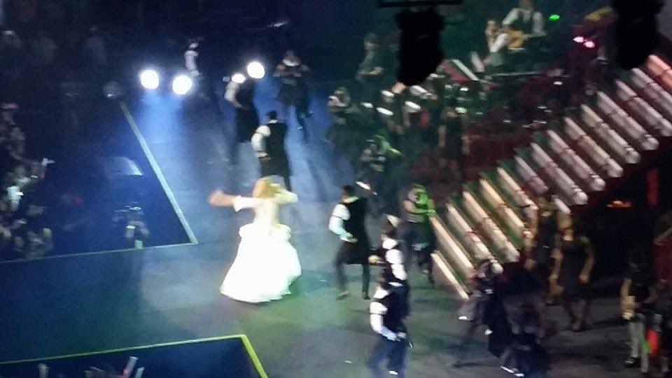bleachxlla's tweet photo. Here are some of my photos from the Red Tour 9 years ago https://t.co/XtPKus6unI