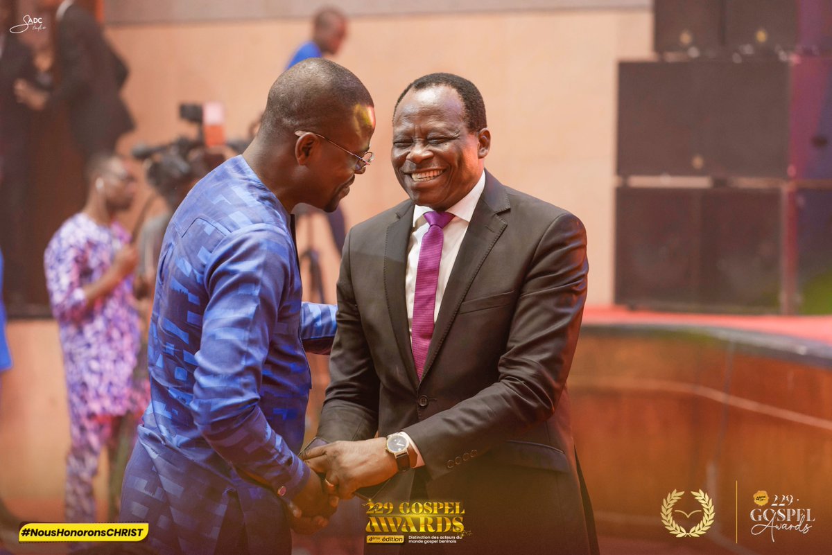 AGUEGUES's tweet photo. Ce dimanche 19 Février 2024, j'étais aux côtés de mes pères dans la salle rouge du palais des congrès de Cotonou pour honorer les acteurs du gospel à travers le grand festival culturel #229gospelawards. Bravo aux organisateurs #aboubakarsadikou, #ulyssedjodji, Serge Loko etc... https://t.co/WSRmzwOeBJ