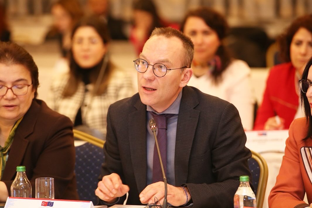EUDelegationTur's tweet photo. EU-funded project in Türkiye emphasizes importance of gender-responsive budgets at today’s Advisory Board meeting. The project, implemented by @unwomenturkiye , receives €3 million in EU support.
🇪🇺🇹🇷 https://t.co/qtctm6PwUH