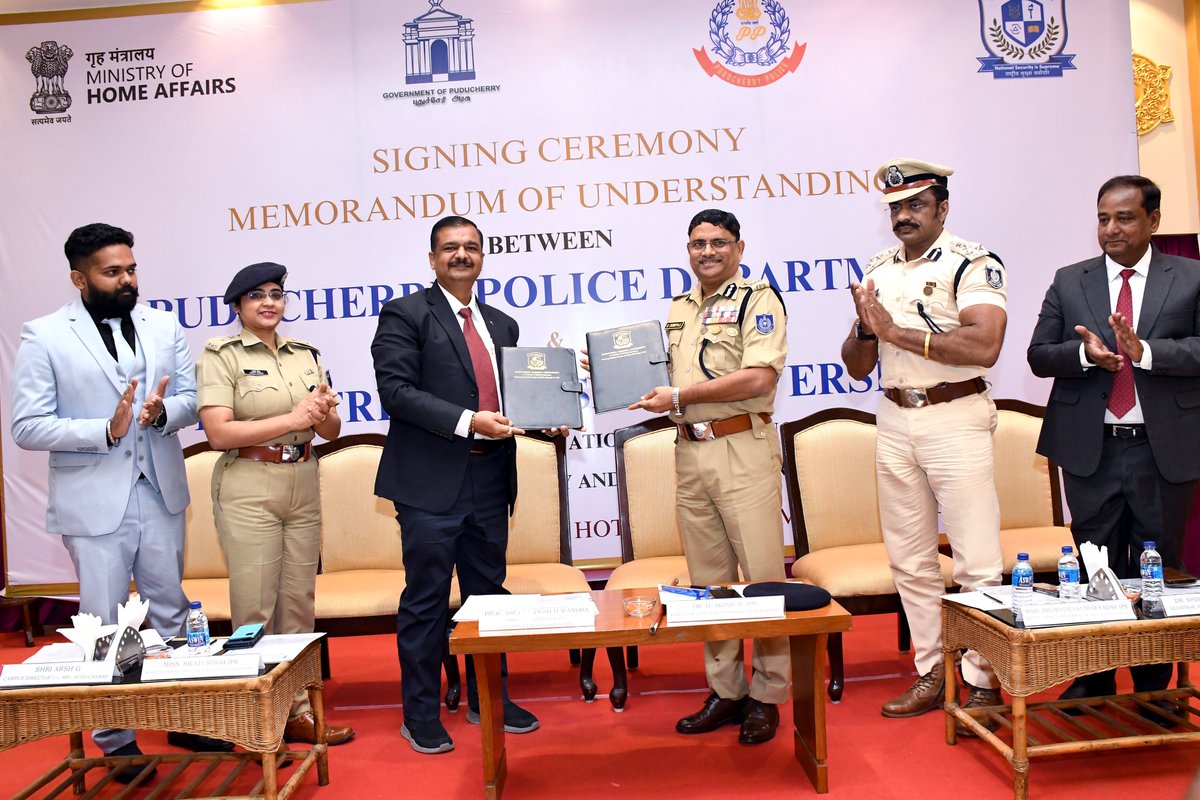 RakshaUni's tweet photo. Rashtriya Raksha University has formed a partnership with the Police Department Puducherry, involving the signing of a Memorandum of Understanding (MoU), an agreement on Affiliation, and the launch of the Mission Karmayogi programme. https://t.co/kO97zUn0Rs