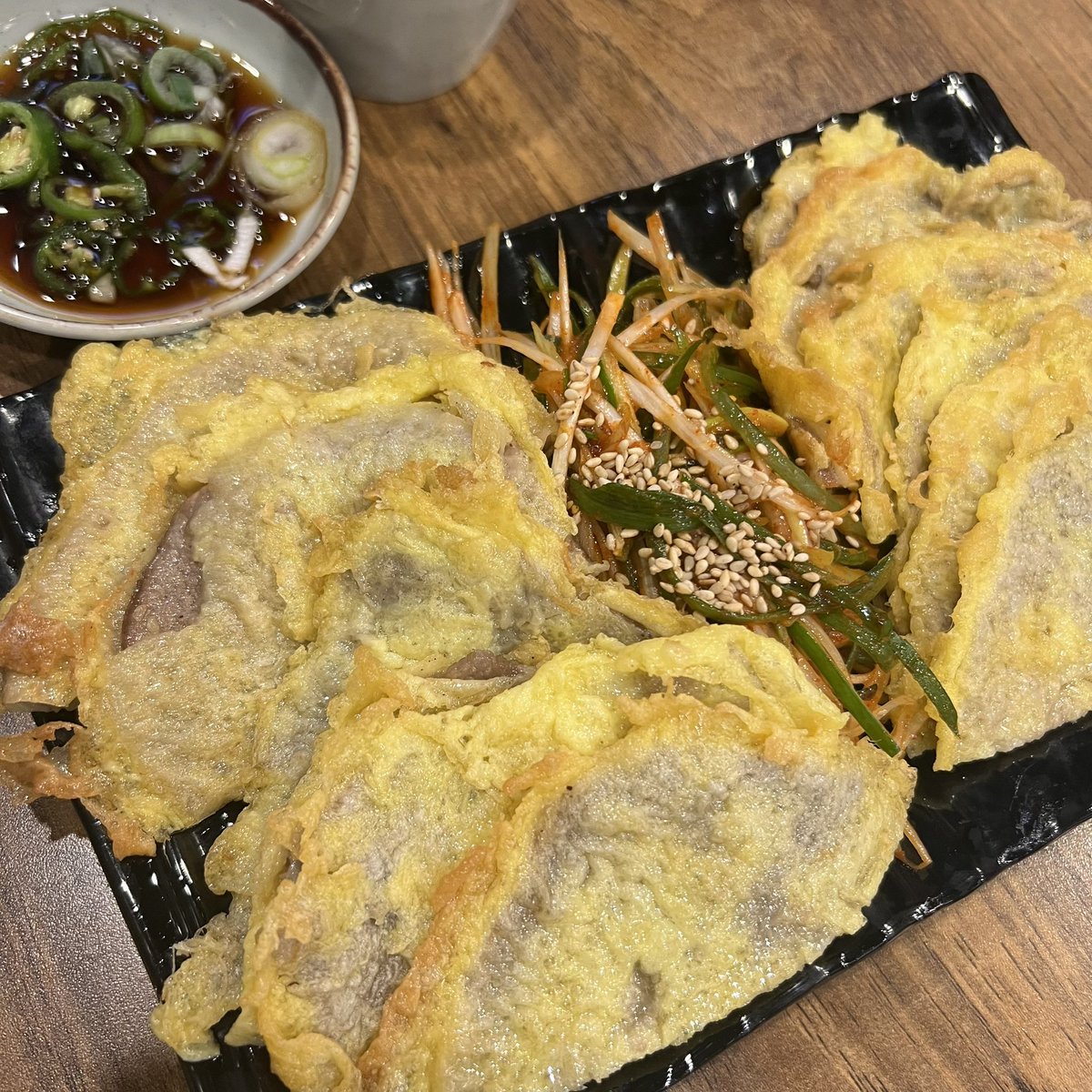 uyunixx's tweet image. 2년 만의 광장시장 나들이☺️ 아파서 골골거리던 와중 깜짝 힐링이었습니다✨ 이제 원고만 하면 돼...🥹