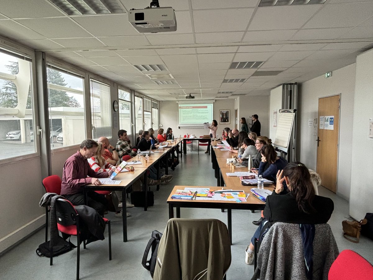 🗓️Vendredi 16 février, nous avons eu le plaisir de co-animer avec le @Cnam_Nouv_Aquit, une journée d'échanges à Poitiers autour des outils et dispositifs du Programme National Nutrition Santé (PNNS). ➡️Cette journée a permis de réaffirmer l'importance du rôle des collectivités et…