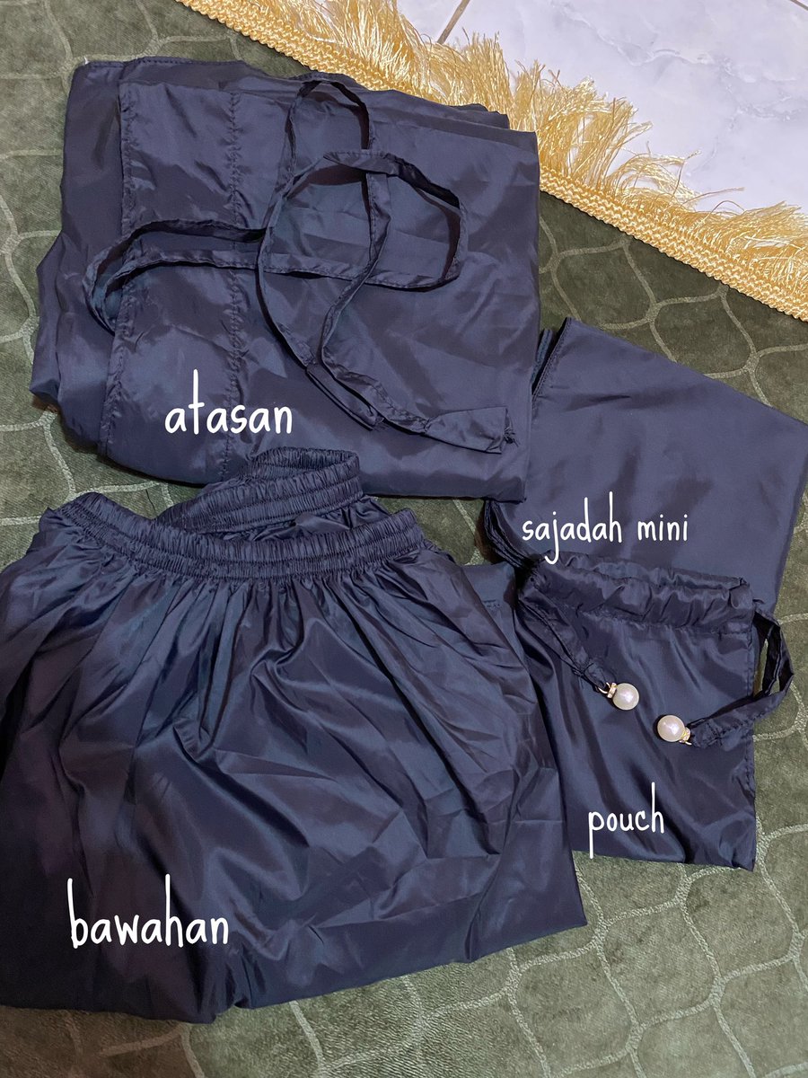 hyeesoothing's tweet photo. Mukena Travel °❀⋆.

Mau jalan-jalan no worry karena ada mukena travel super kecill dan ga makan tempat.
bahannya parasut premium korea, tipis tapi ga transparant! ga gerah pas dipakai, ada sejadah mini juga lho! https://t.co/QBJJgLWpEf