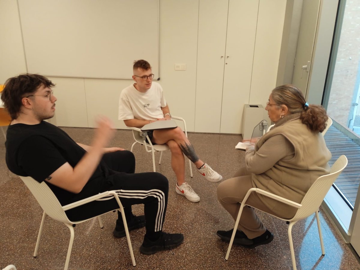 Mediamcat's tweet photo. Hem acabat la darrera edició del projecte Sapere Aude: Diàleg Intergeneracional
#intergeneracional #mediacion #debate #reflexion https://t.co/7LkQkYPw8i