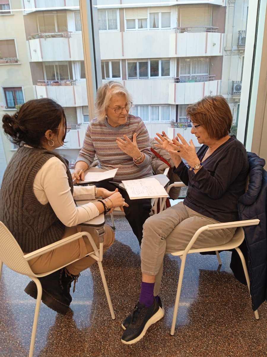 Mediamcat's tweet photo. Hem acabat la darrera edició del projecte Sapere Aude: Diàleg Intergeneracional
#intergeneracional #mediacion #debate #reflexion https://t.co/7LkQkYPw8i