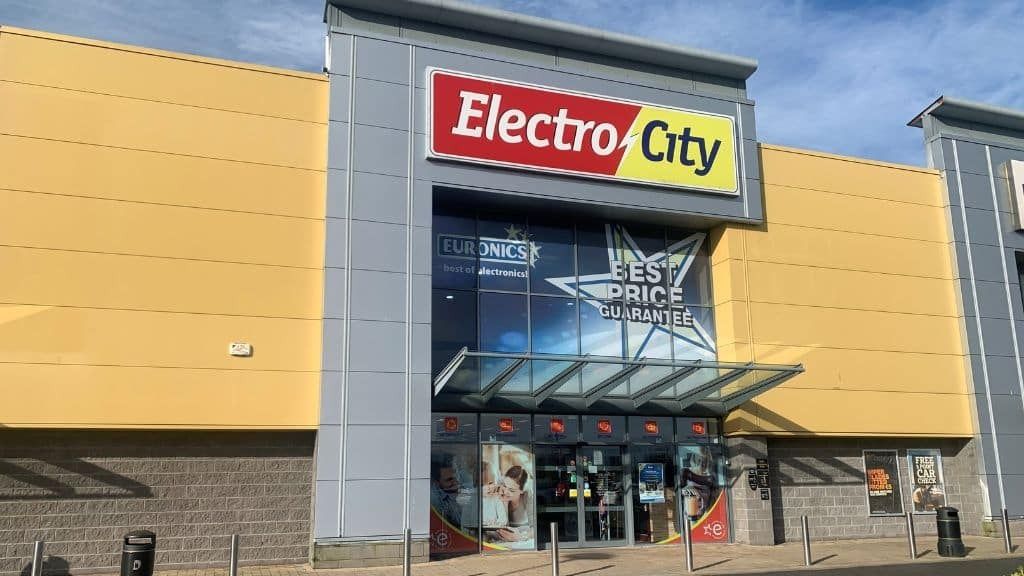 Read about how we increased <a href="/ElectroCityIRL/">ElectroCity</a> (a <a href="/EuronicsIreland/">Euronics Ireland</a> member) ROAS from 375% comparing Q3 to Q2 of 2023.  

Read more here lnkd.in/erxiJdZp 

#casestudy #sumoblue #ppccasestudies #googleadscasestudies #electrocity #euronics