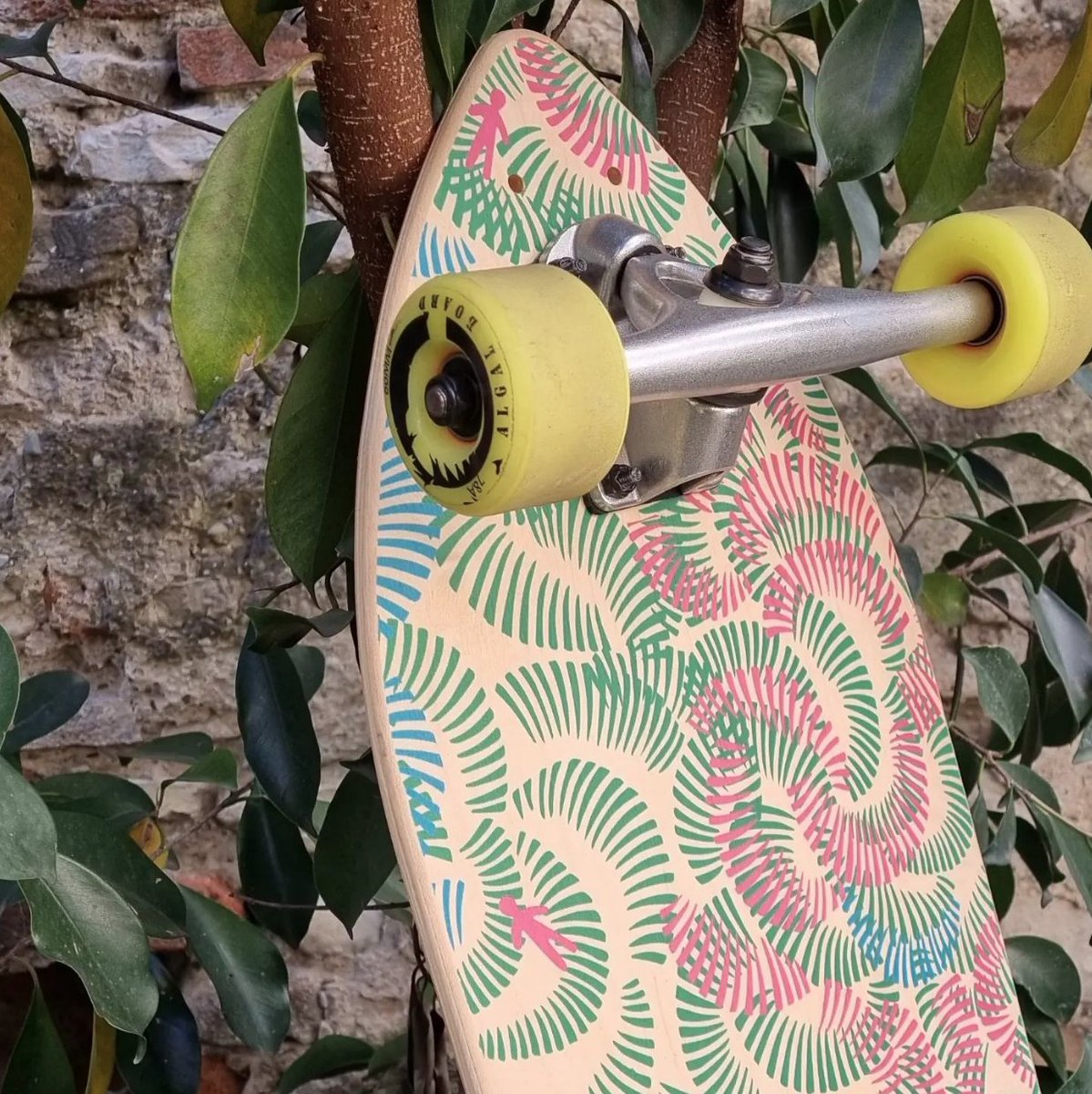 Capture the energy of the street beneath your wheels, with a unique style.

#Skateboarding #ExpressYourself #riccardoramistudio #rrs #riccardorami #skate #wave #pink #green #skateboard #style #unique