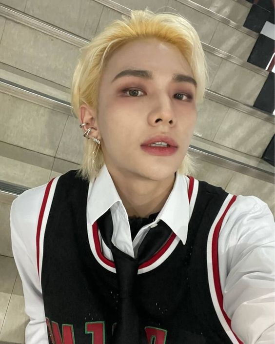 ohhellnononono's tweet photo. ✨хёнсон ау, в которой...✨

⠀— Учишься балету, Хан? — презрительно фыркнул Хван Хëнджин, зачесав светлые волосы назад. 

⠀— Ну... да, — честно ответил Джисон, поправляя очки. — Хочешь, и тебя научу?⠀

или кроссовер с поттерианой, который мы заслужили 💖 https://t.co/WjCkICbkcq