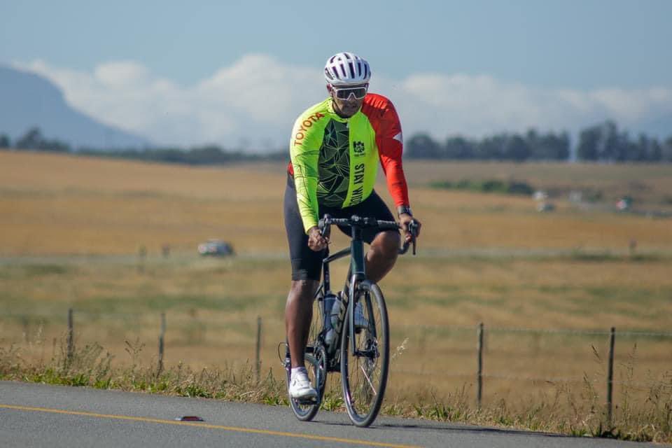 Wearing ear pods or answering your cell phone whilst cycling is extremely dangerous as it distracts you from paying attention to potential threats on the road. Refrain from using these when cycling rather stop to make or answer a call. #ShareTheRoad #SafelyHome