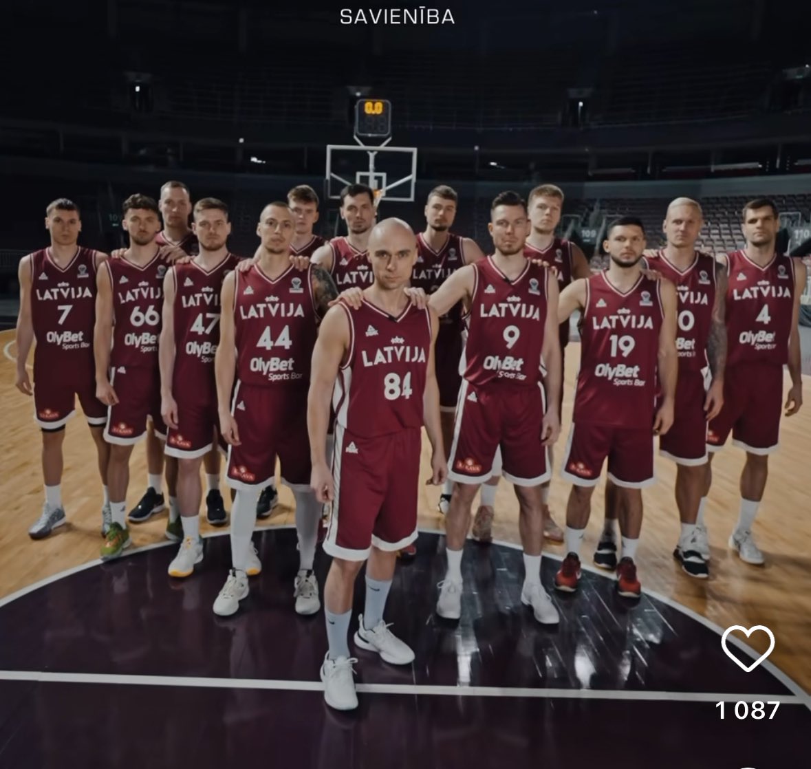 Šis pa tiešām ir <a href="/Dons_tviito/">Dons</a> gads - Gudrs, vēl Gudrāks, Muzikālā Banka, Supernova! Tagad vēl <a href="/basketbols/">Latvijas Basketbola savienība</a> izlasē! 😍 mūs tak neviens neapstādinās! 🇱🇻