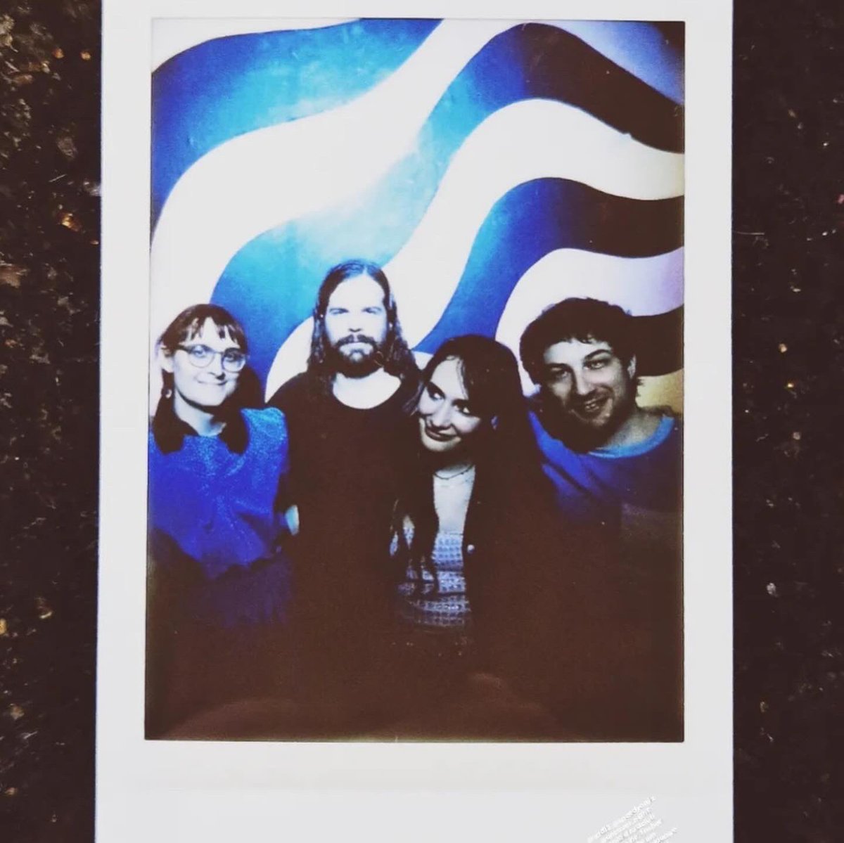 sad13's tweet image. halfway into our UK trek 🫖 sadly our pal @ray_aggs won’t be on these next shows, we miss them ♥️ grateful to the artists stepping in! pic by @SUNSHINEFRISBEE 
🎸
2/21 - @joinerslive w/ Jot Sloppy
2/22 - @greendoorstore w/ @SlimyBench 
2/23 - @RoughTrade Bristol w/ Johanna Warren