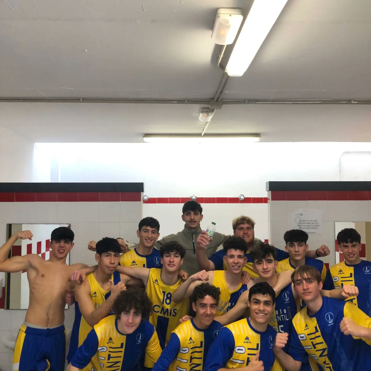 CMIBasket's tweet photo. Senior 1a Prov 81 - 56 @CBSajuma 
@PgsportBasket 34 - 54 Infantil FAB Fem
@ElReversoCB 50 - 54 Junior FAB Masc
@CDTartessos 51 - 65 Senior Sub23
@SanJoseSSCC 28 - 16 Alevín Fem https://t.co/xk1jOsxXIP