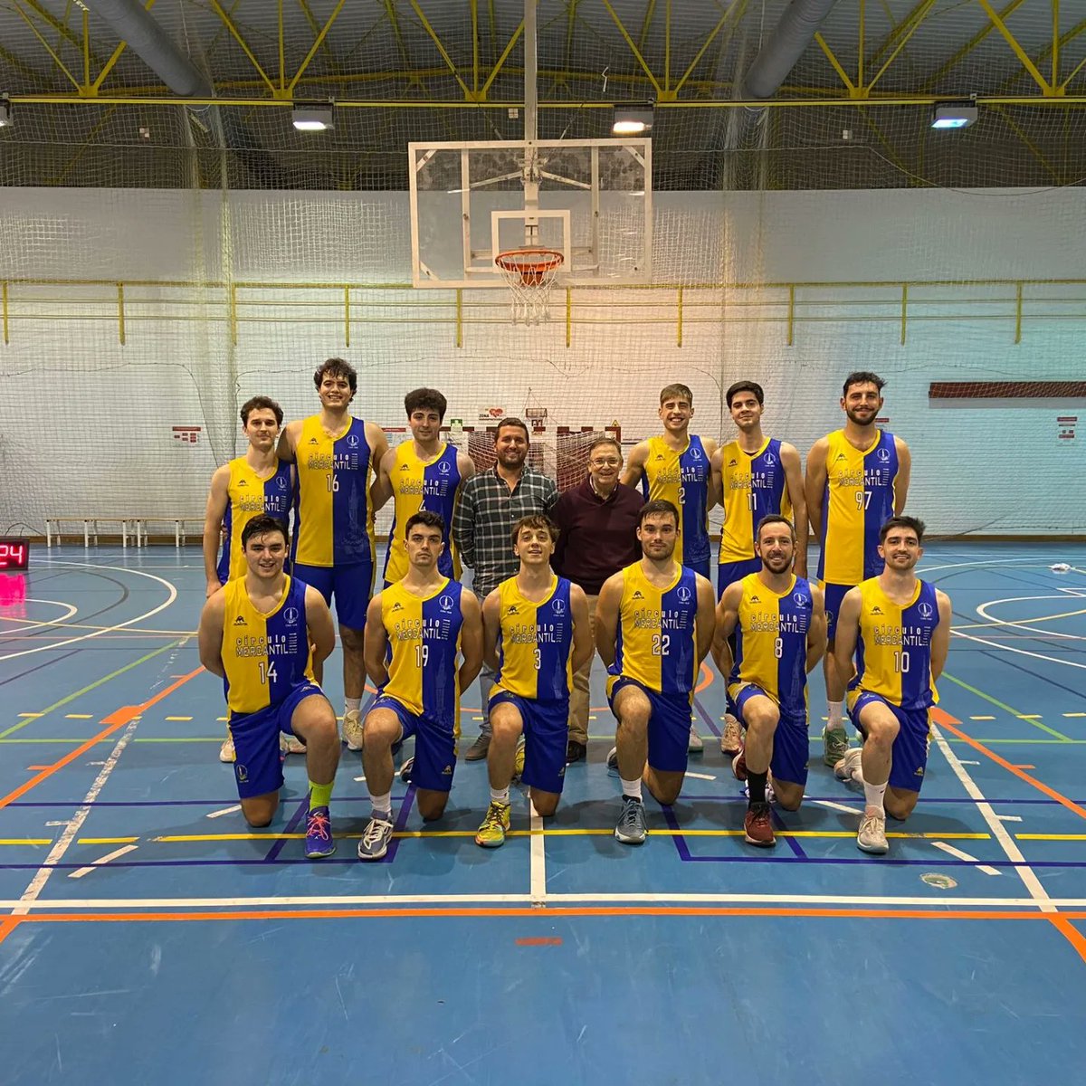 CMIBasket's tweet photo. Senior 1a Prov 81 - 56 @CBSajuma 
@PgsportBasket 34 - 54 Infantil FAB Fem
@ElReversoCB 50 - 54 Junior FAB Masc
@CDTartessos 51 - 65 Senior Sub23
@SanJoseSSCC 28 - 16 Alevín Fem https://t.co/xk1jOsxXIP