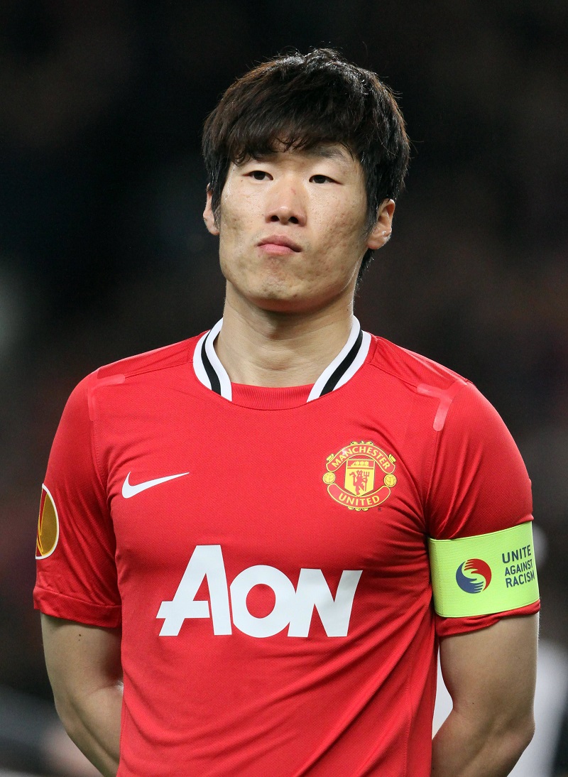 Footballtweet's tweet photo. One of the most under-rated players in Sir Alex Ferguson's time at Manchester United. 🔴

Nicknamed "Three-Lungs" because of his incredible engine. 🏃🏻‍♂️

He was one of the first names on the team-sheet in every big game, a sign of his importance. 

Happy birthday, Park Ji-sung. 🇰🇷 https://t.co/5mb4eICMSE