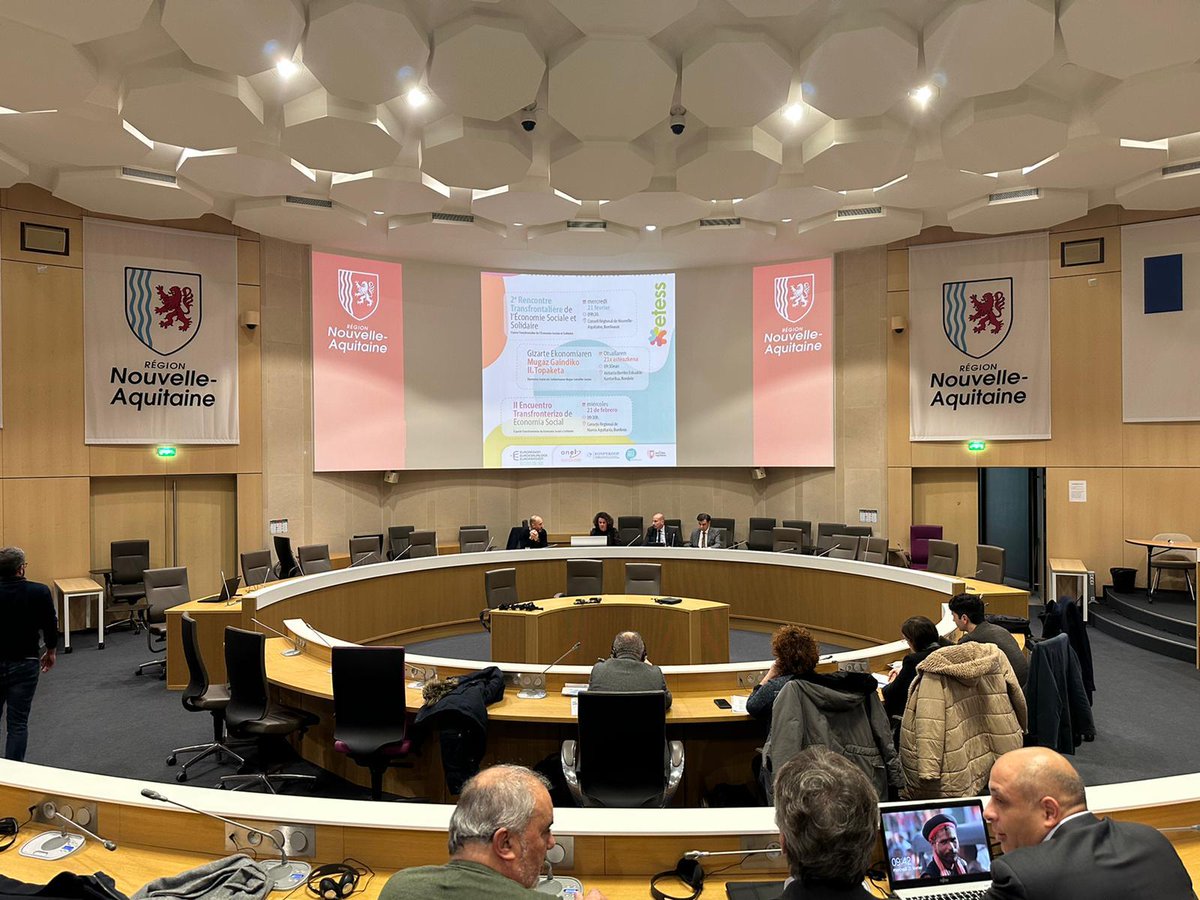 Euroregion_naen's tweet photo. Économie sociale |

🌐👥 A l'occasion de la 2e Rencontre transfrontalière de l'économie sociale et solidaire organisée à Bordeaux, le partenariat stratégique ETESS, financé par l'Eurorégion, a été présenté et ratifié par les partenaires @AnelNavarra, @konfekoop et #CBEduSeignanx. https://t.co/Xlw4FAzsF6