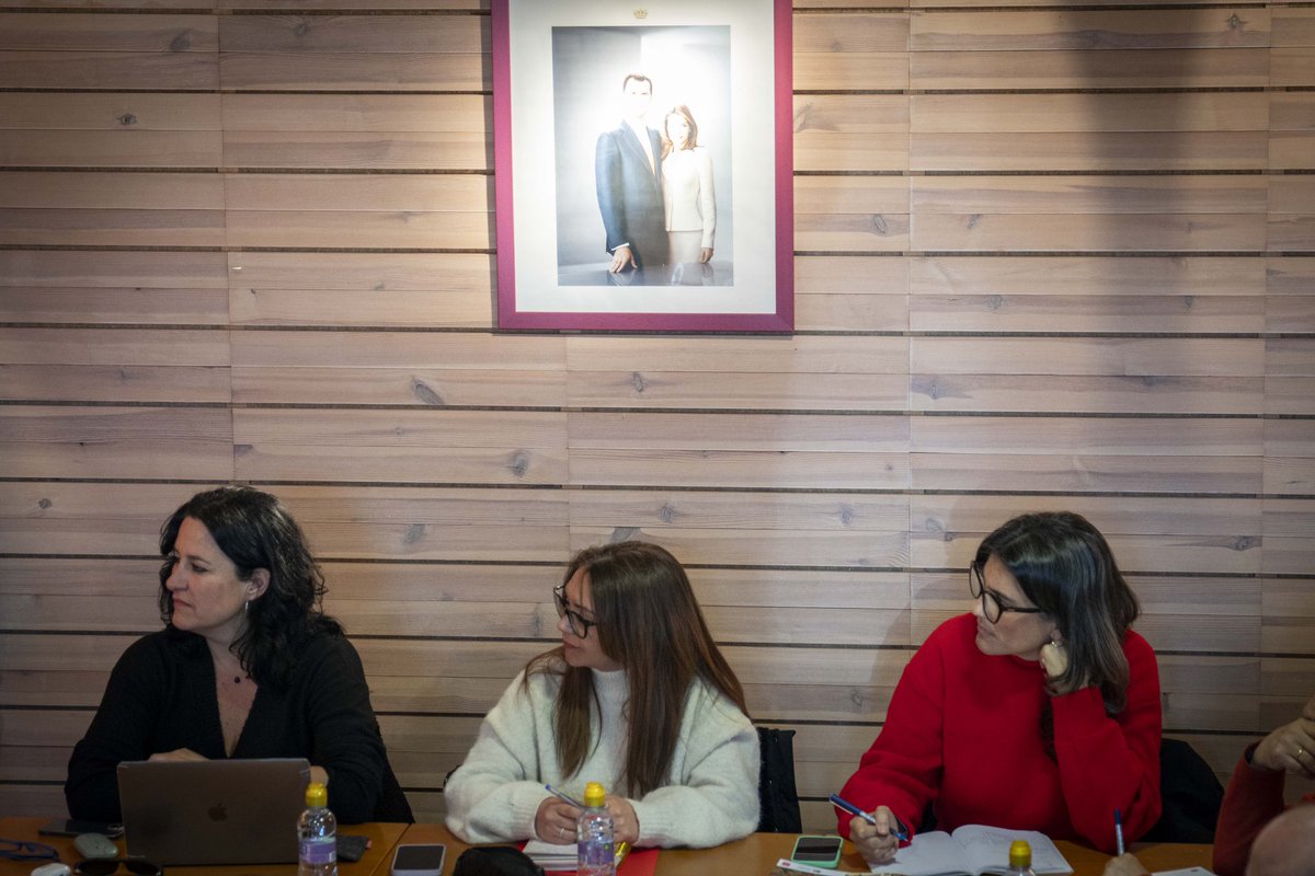 RmcMadrid's tweet photo. Ayer, los alcaldes/as de la Red nos reunimos  en #LaAcebeda para hablar de nuestra expulsión por parte del @ppmadrid de la @FedMMadrid.

Seguiremos trabajando desde el #municipalismo,  apoyándonos y colaborando, porque lo importante es el bienestar de nuestros vecinos y vecinas. https://t.co/wJNZuNh0Z8