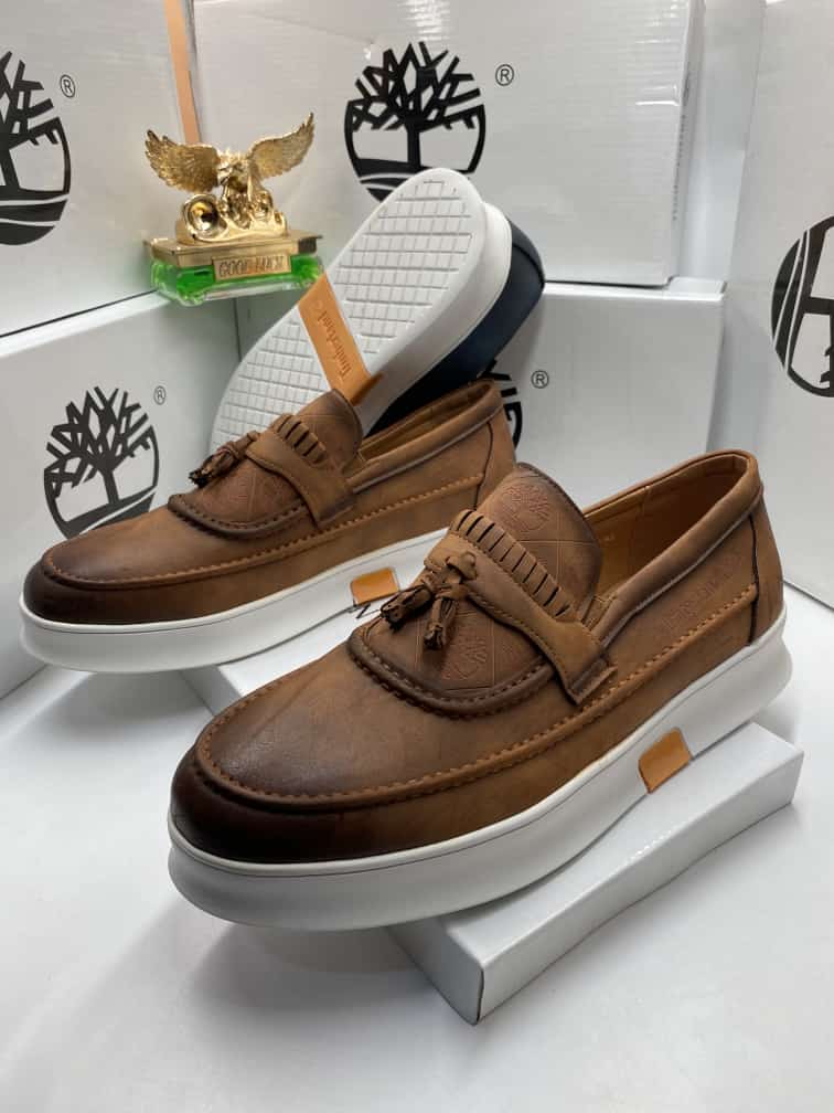Damilola52's tweet photo. NEW ARRIVALS 
N25,000
BLACK : 40 - 46 
BROWN : 43 - 46 
HIGH QUALITY  
FULLY BOXED https://t.co/fmMDafk9d9