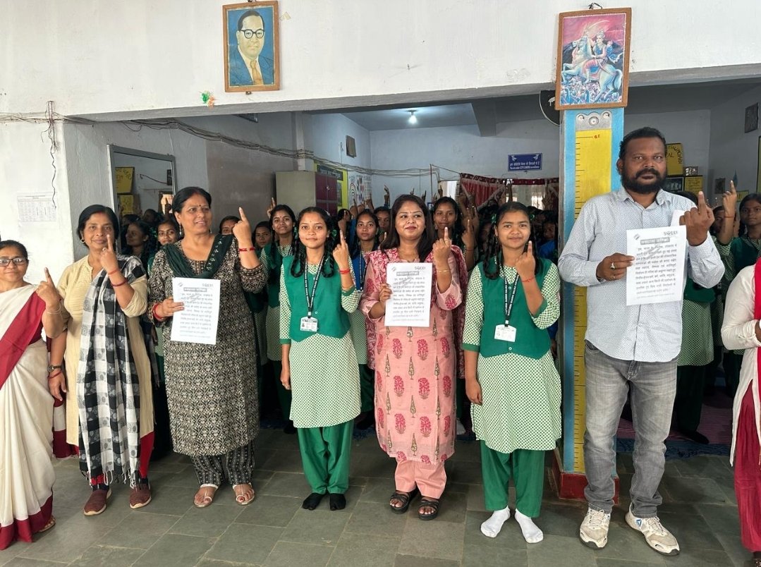 DEO_ES_JSR's tweet photo. #वोट_डालेंगे_हम
#Elections2024
#MyFirstVote
#VoteKaregaJamshedpur
#JamKeVoteDaalo
#VoteDaalengeHum
#YouthChaleBooth
#ChunaavKaParv
#DeshKaGarv
@ECISVEEP @SpokespersonECI @ceojharkhand https://t.co/A90ejQgcFv