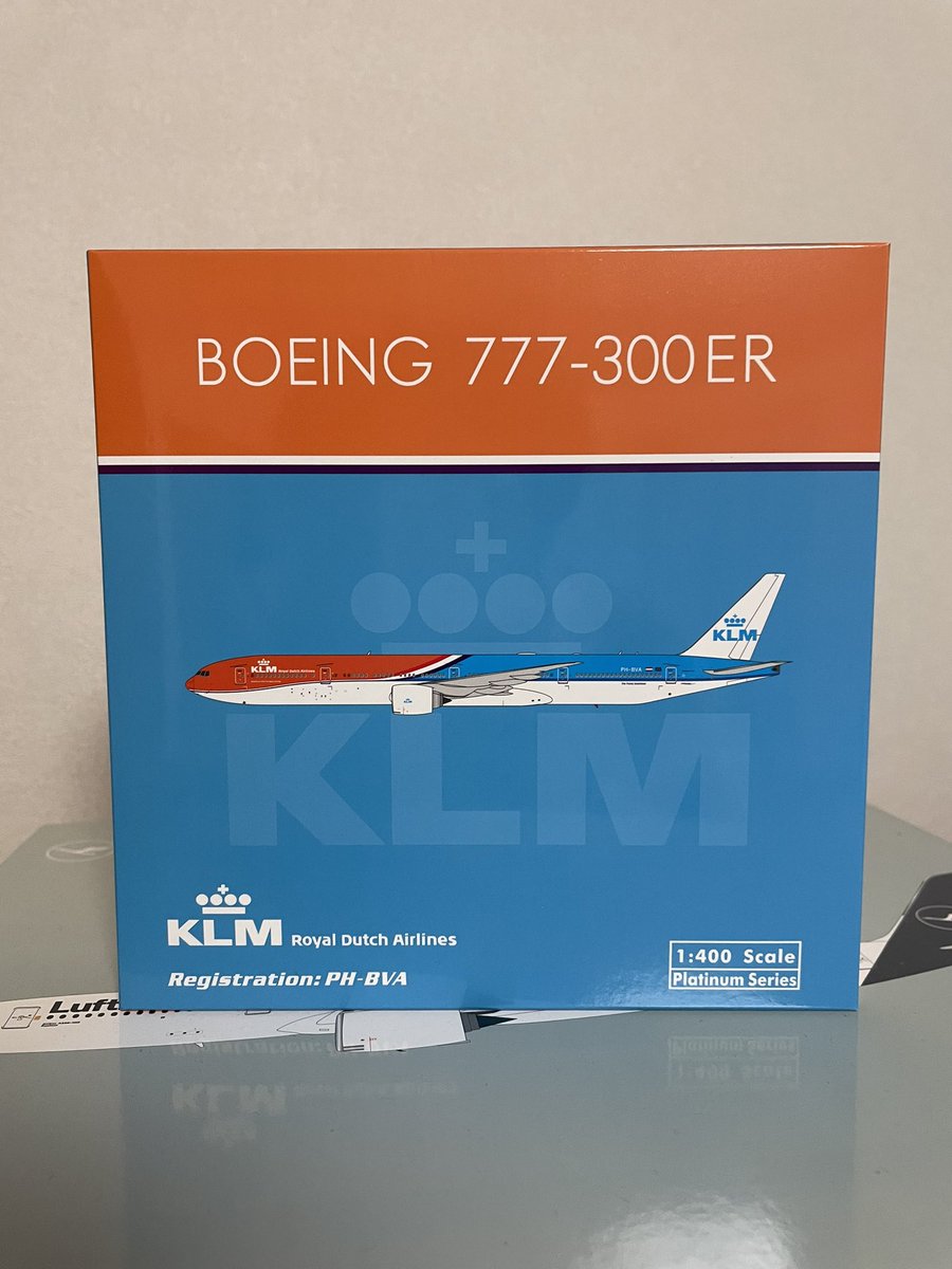 まだ開封してないけど…

Phoenix 1/400
KLMオランダ航空 B 777-300ER PH-BVA
orange pride livery
