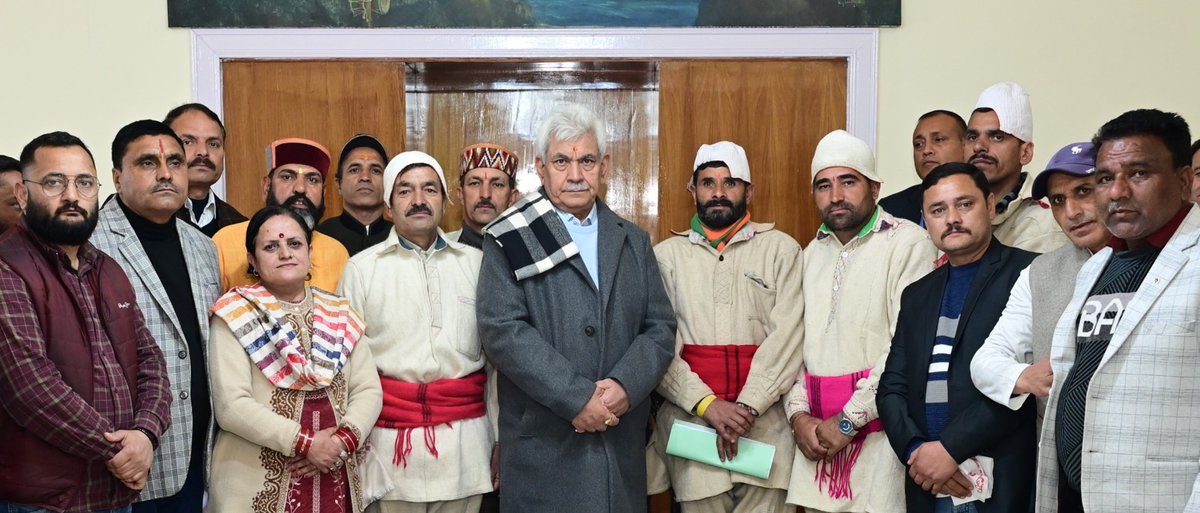 kamranajaz9's tweet photo. LG Sh.@manojsinha_ met a delegation of Padari Tribe community.They expressed gratitude to Hon'ble PM Sh.@narendramodi Ji for inclusion of the community in the list of ST. Govt is committed to inclusive development of every section of society with mantra of #SabkaSath,#SabkaVikas. https://t.co/UC4rJqCt6e