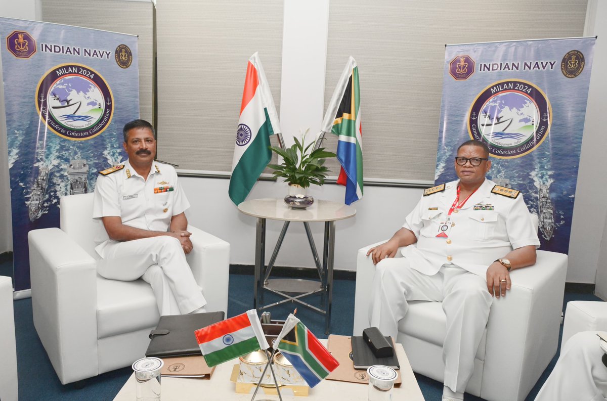 IN_HQENC's tweet photo. ๐#BridgesofFriendship ๐
๐ฎ๐ณ ๐ค๐ฟ๐ฆ Vice Adm Monde Lobese, Chief of Navy, South African Navy engaged in a productive discussion with Rear Adm K Venkatraman, Flag Officer Submarines. #FOSM
๐#Visakhapatnam #AndhraPradesh
โจA broad spectrum of topics related to military and naval cooperation between #India and #South Africa were discussed during the meeting.
#MILAN2024 #MultilateralExercise #FriendshipThroughDialog
#MaritimePartnership
@SANDF_ZA @hci_pretoria @DefenceMinIndia @indiannavy @IndiannavyMedia @IN_EasternFleet @IN_WesternFleet