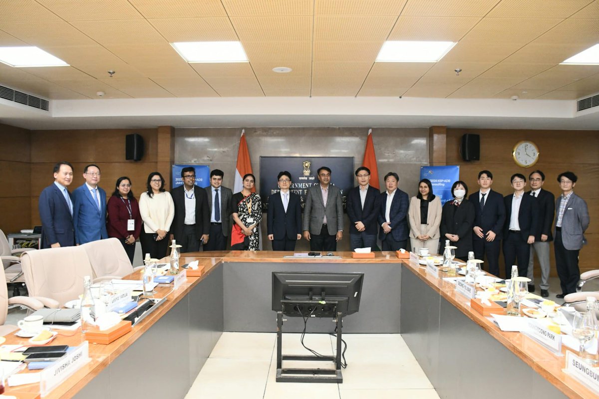 Strengthening #training &amp; #capacity building for #area-based development on #PMGS and improving India’s #LPI global ranking 🌐through partnerships with #KEXIM #ADB #Incheon National University Consortium Knowledge Support Program #KSP study announced by Logistics Division, DPIIT.
