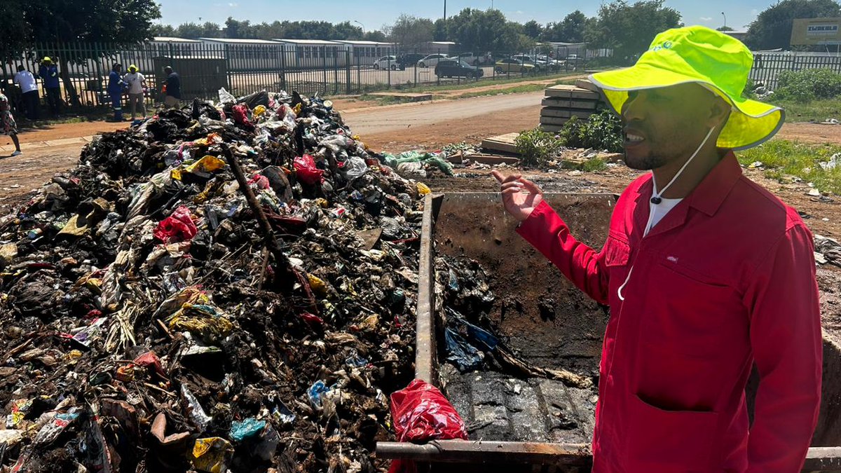 we're here to take action. Report to Sifiso Ndwandwe or Justice Ndobe at 011 999 3376/2244 or email EnviroCrimes&Complains@ekurhuleni.gov.za. Be a part of the solution! #StopIllegalDumping #CleanYourKasiManjeNamhlanje