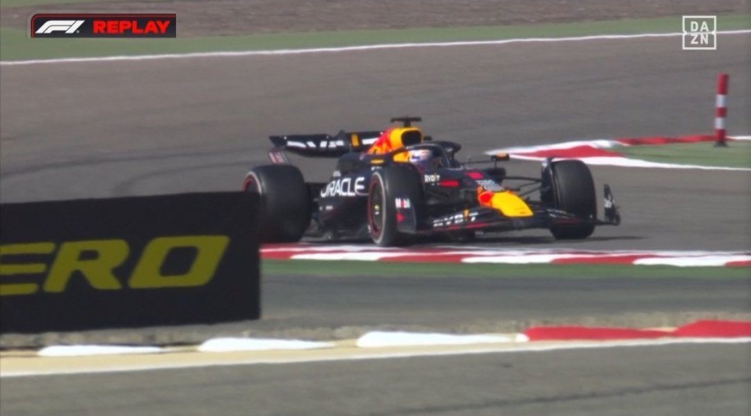 Red Bull de momento con bastantes problemas, coche muy muy nervioso.

Se habrán equivocado este año??