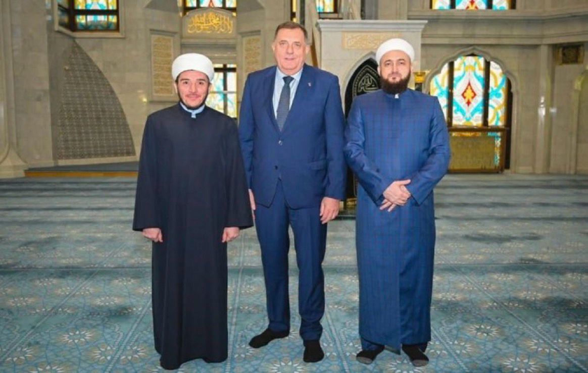 GG2FlmaXQAA9zOy?format=jpg&name=medium